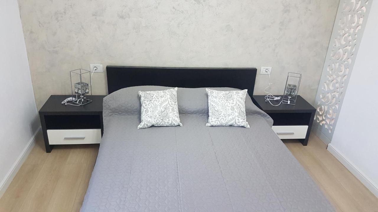 Casa Magnolia Hotel Douazeci si Trei August Bagian luar foto