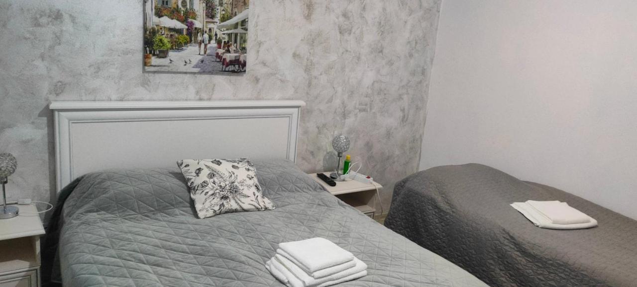 Casa Magnolia Hotel Douazeci si Trei August Bagian luar foto